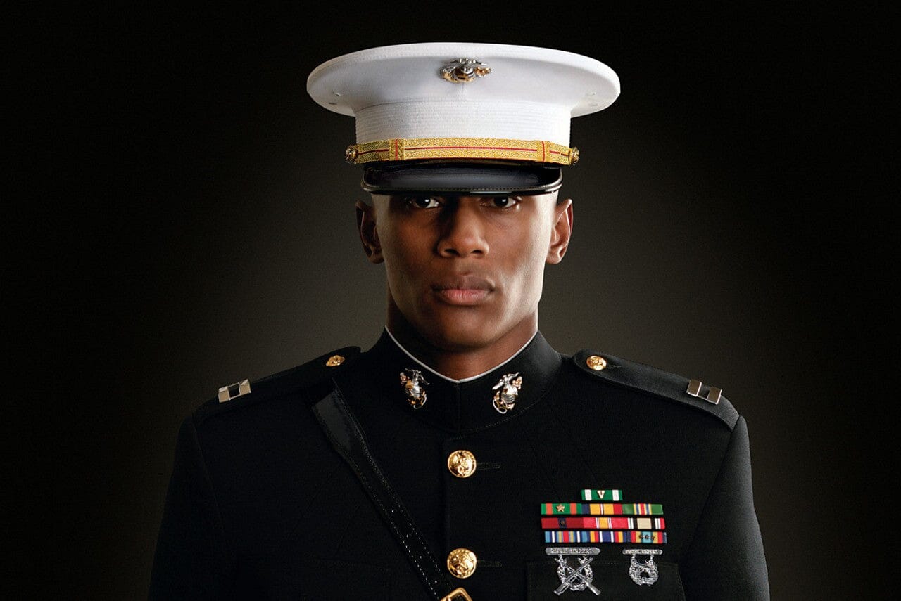 usmc officer dress blues MALE ENLISTED BLUE / BLUE-WHITE DRESS UNIFORM ("A" AND "B") The US Marine Corps male