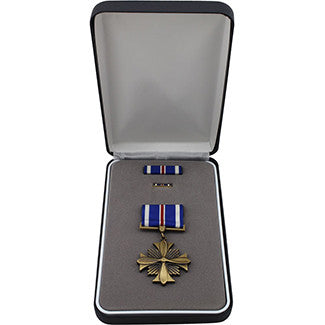 Distinguished Flying Cross Medal Set – USAMM